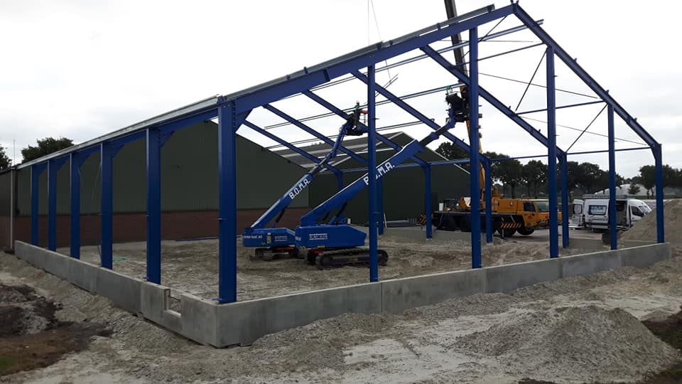 27-6-2018 Aanbouw bij de schuur in De Krim