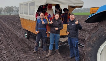 5-12-2021 Zie ginds komt de st... eh... New Holland